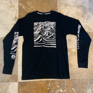 Long sleeve shirts & hoodies